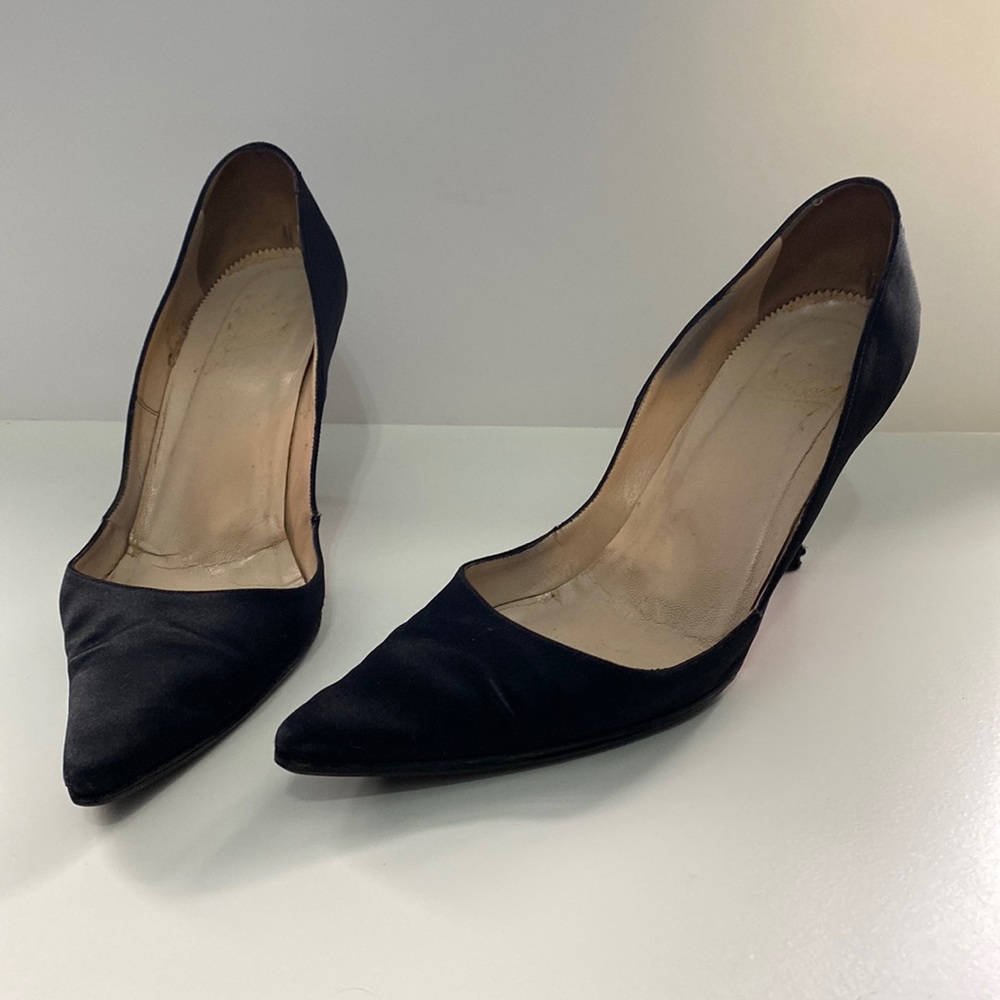 Christian Loubutain size 38 pump